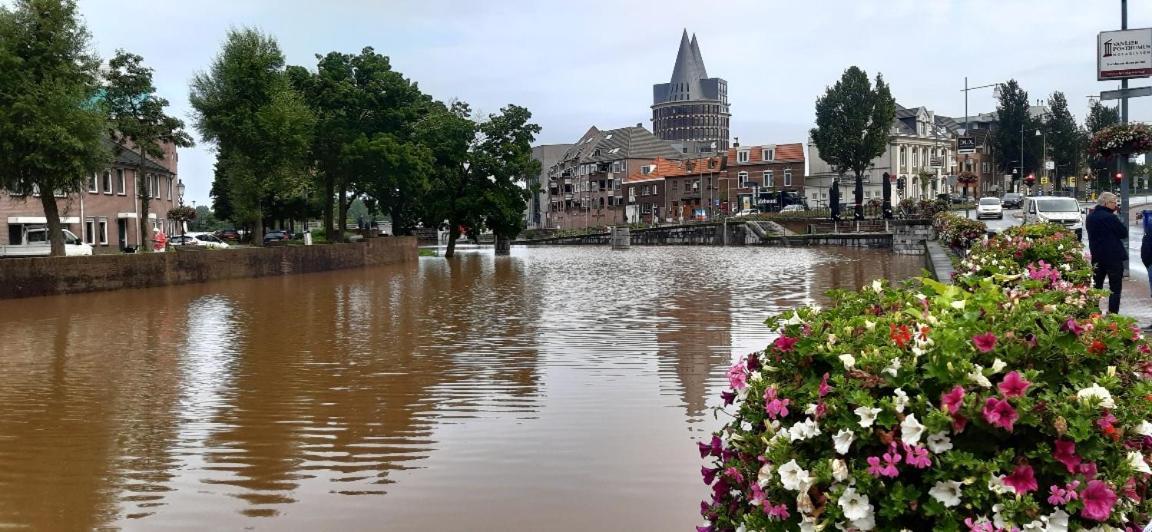 Roermond Uniek Stadspand, Compleet Woonhuis Екстер'єр фото